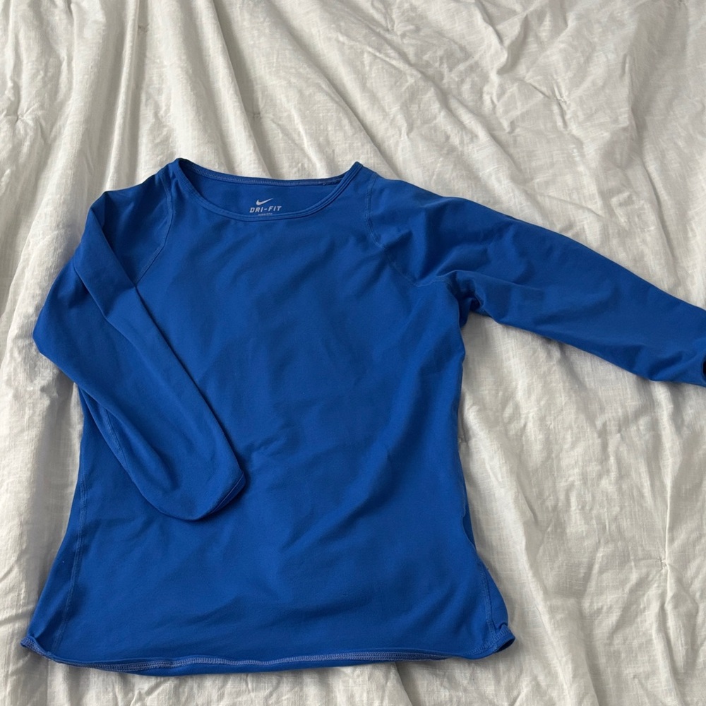 Nike Baseline Three-Quarter-Sleeve Dri-FIT Top